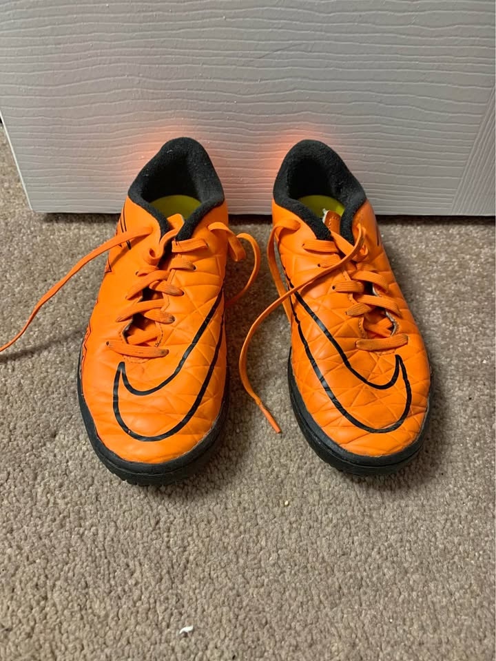 Nike Indoor Cletes