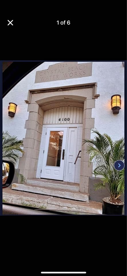 2 Beds 1 Bath Apartment in Crystal Beach