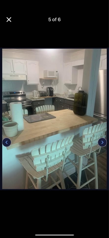 2 Beds 1 Bath Apartment in Crystal Beach - photo 2