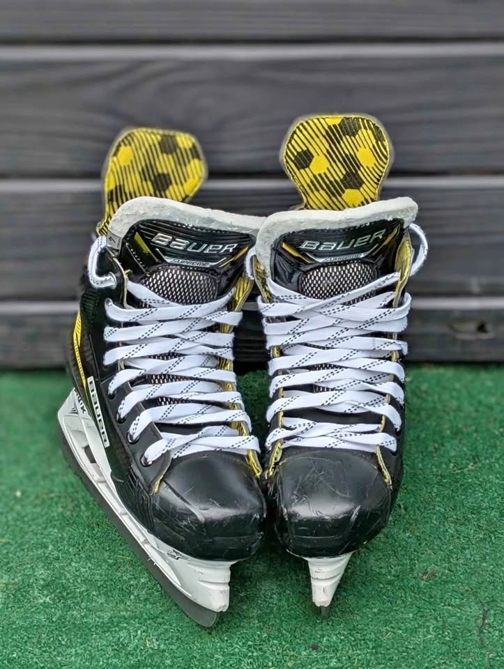 Hockey skates size 4D