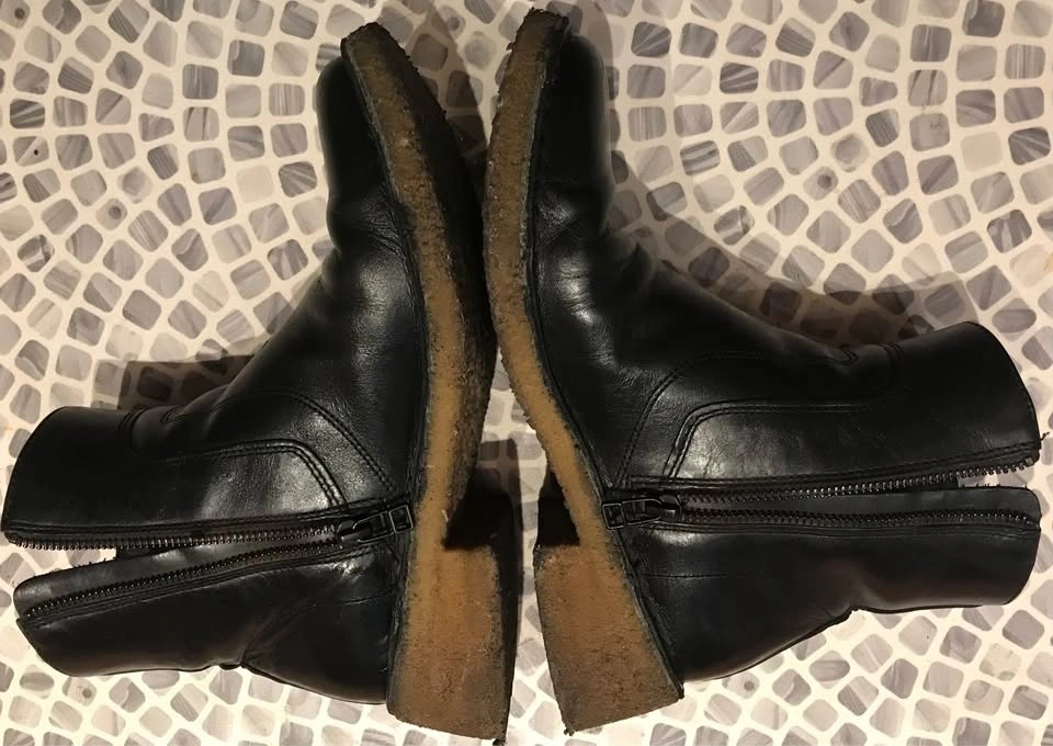S:8 Women ROOTS Black leather boots - Rubber sole - photo 4