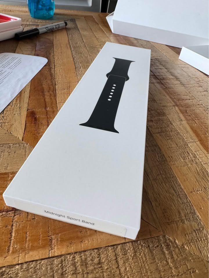 Almost new Apple Watch SE 2 (40mm midnight) - photo 4