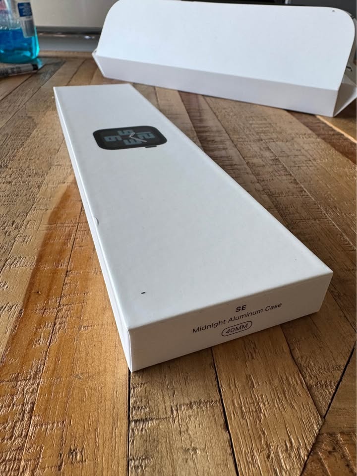 Almost new Apple Watch SE 2 (40mm midnight) - photo 5