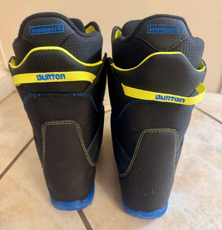 Excellent condition Burton snowboard boots size US4 BOA system - photo 3