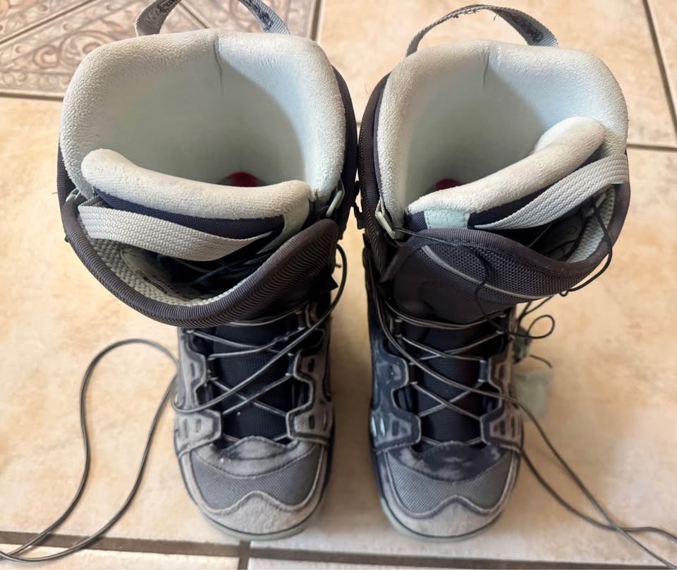Salomon Snowboard Boots - Women's US 7 - Good Condition - photo 3