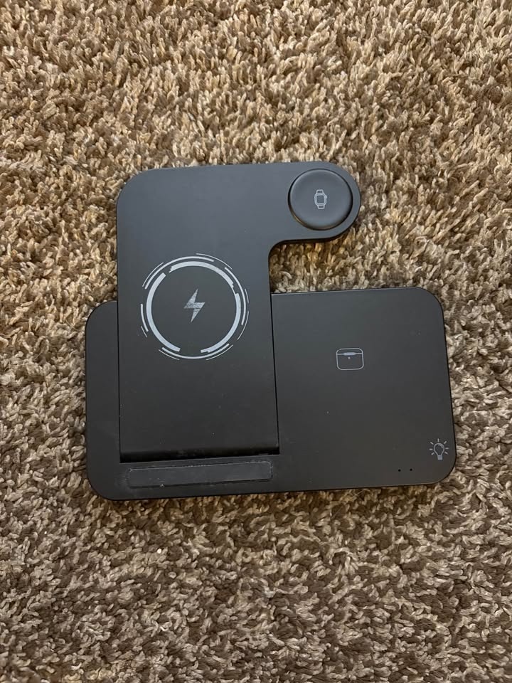 3 in 1 Wireless Charger - photo 2