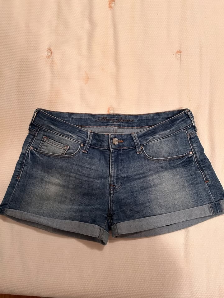 Denim Shorts Lot - Sizes 4-8 / M & AE Skirt Size 4 - photo 2