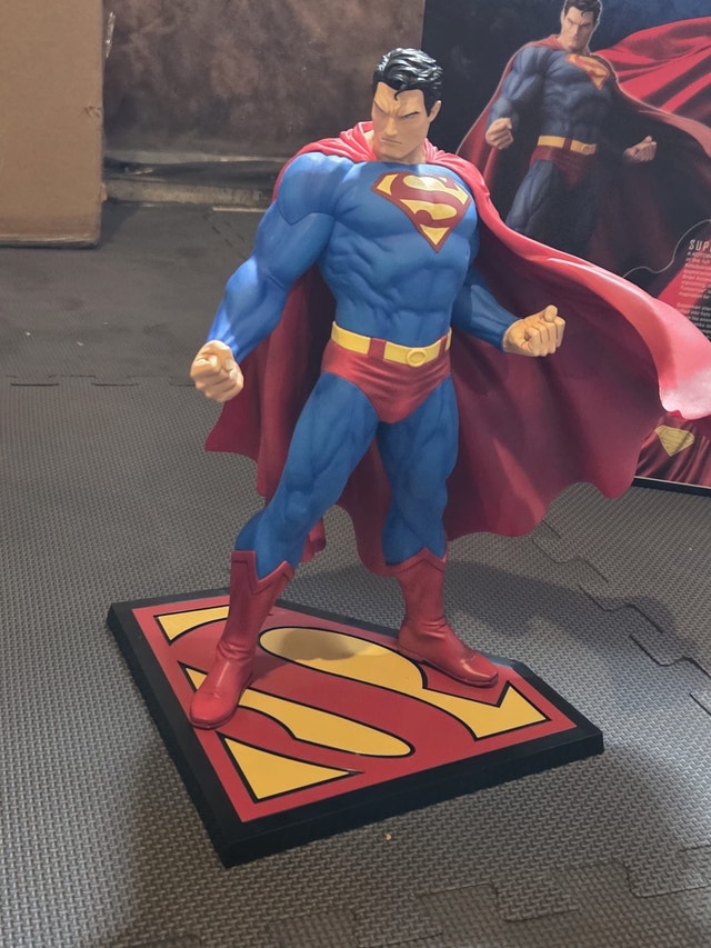 DC Collectibles / Kotobukiya Superman & DC Statue Lot - photo 2