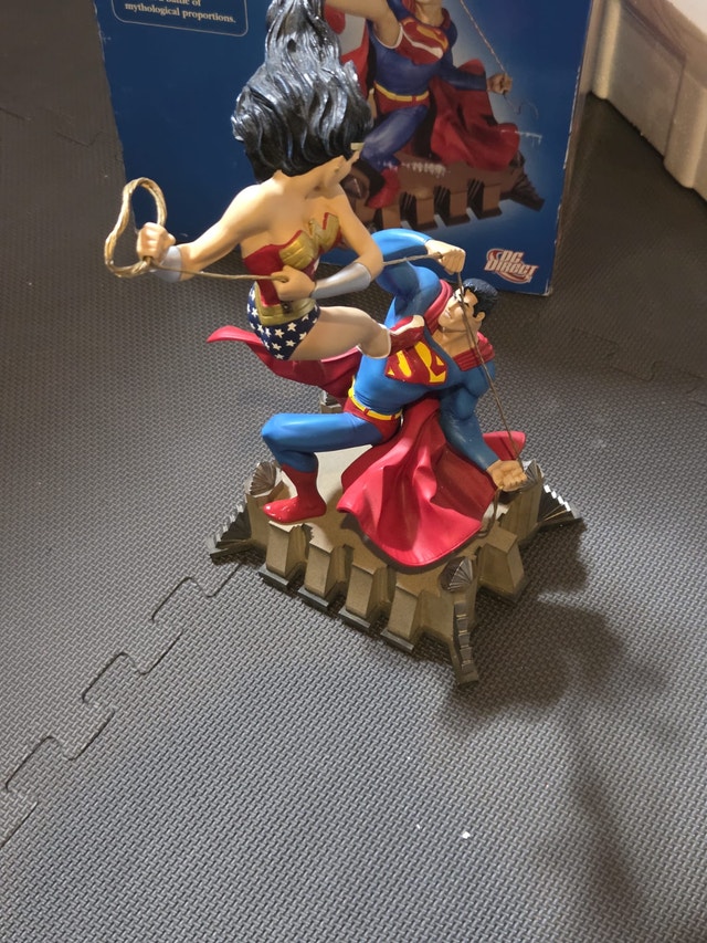 DC Collectibles / Kotobukiya Superman & DC Statue Lot - photo 4
