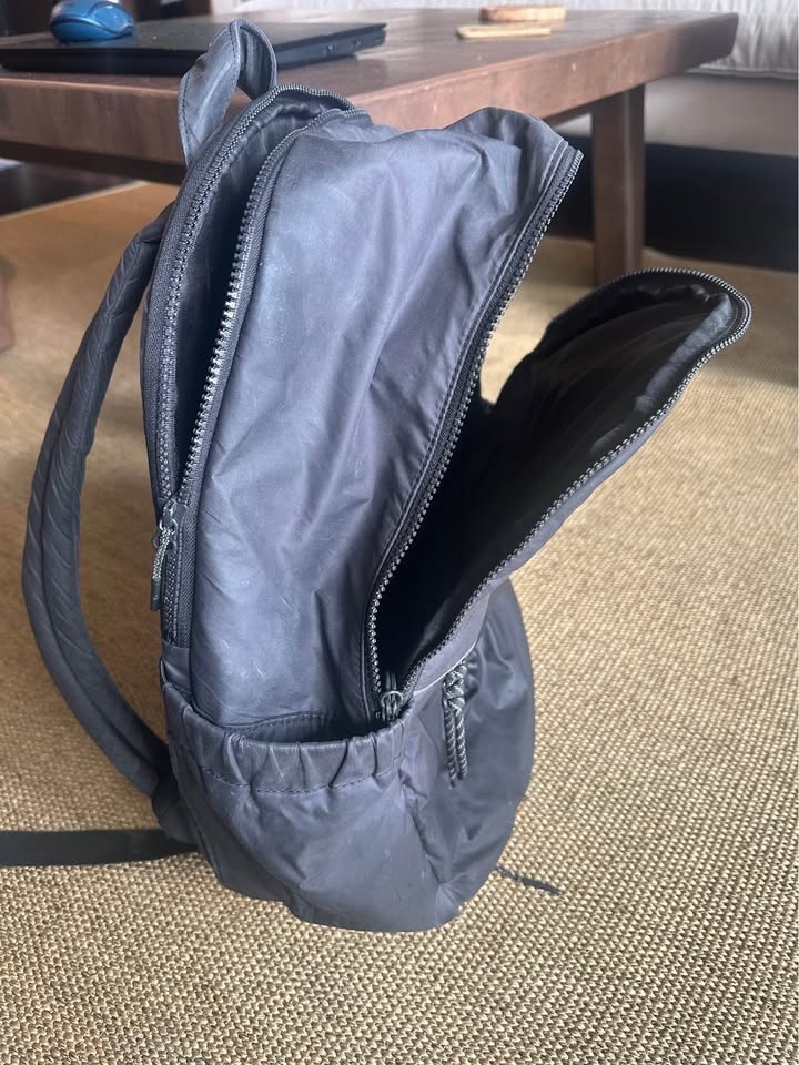 lululemon backpack 21L - photo 2