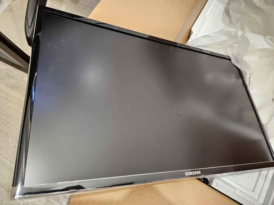 Samsung 24" inch LED Monitor
