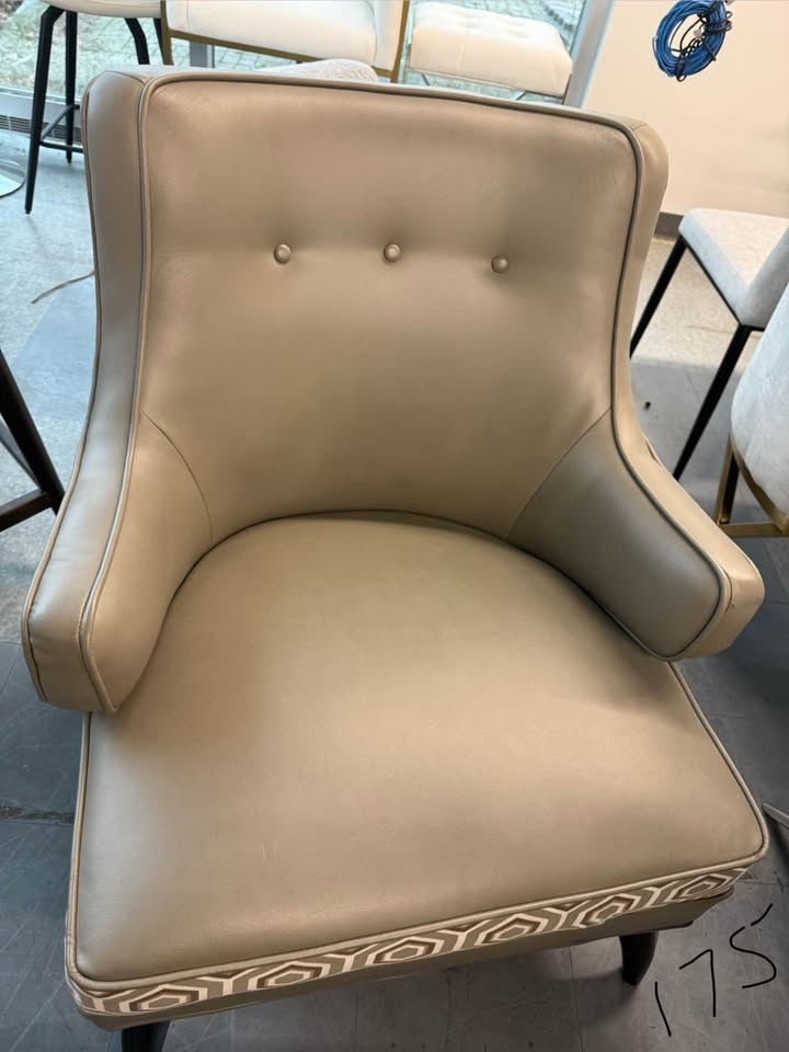 Modern Taupe Accent Chair with Patterned Back – Warehouse Cleara - photo 4