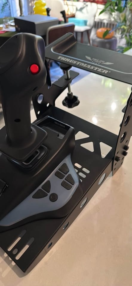 Winwing Ursa Minor Airbus Sidestick / Thrustmaster Desk Clamp - photo 3