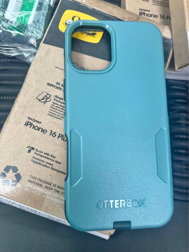 Otterbox Commuter Case for iPhone 16 plus - NEW