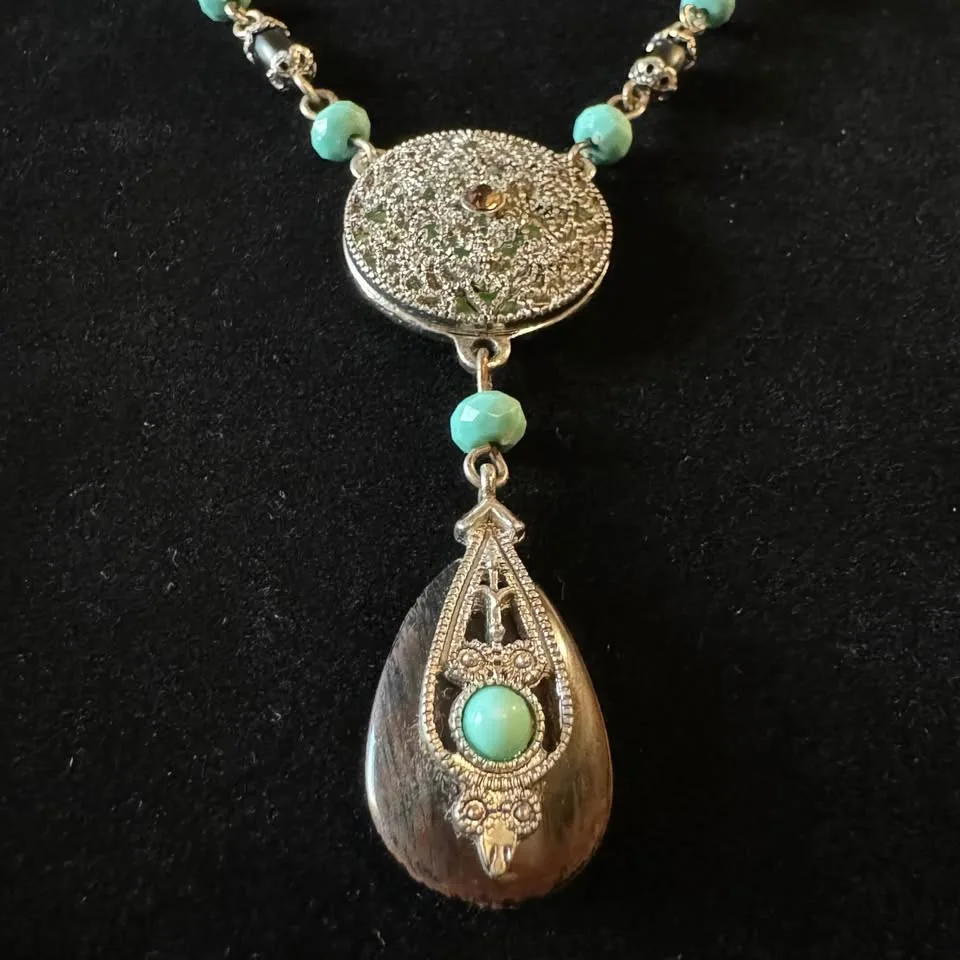 1980s Nina Ricci for Avon Dreamcatcher Necklace image indicator(5)