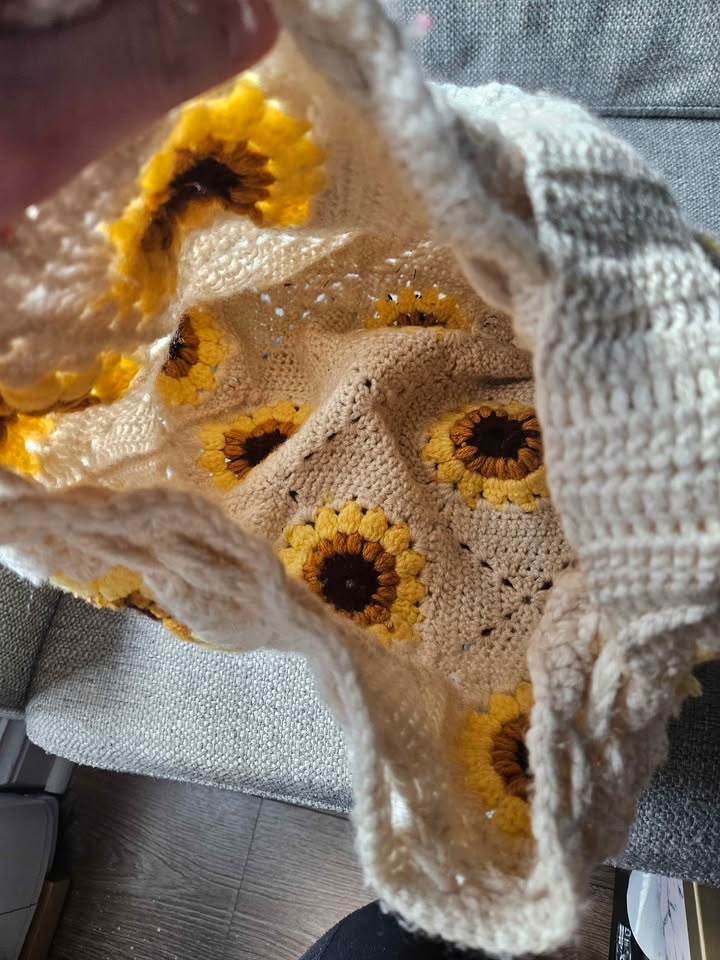 Crocheted Sunflower Bag - photo 2