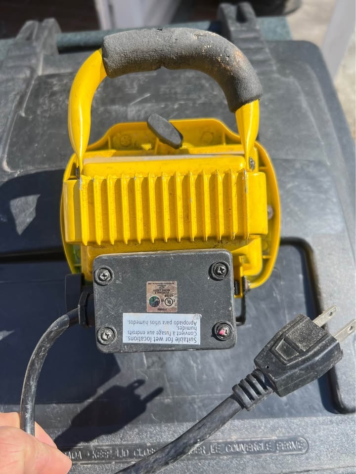 500 Watt Portable Work Light; Yellow - photo 2