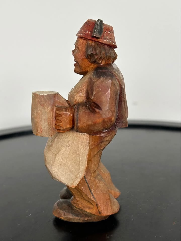 Vintage Hand-Carved Wooden Tavern Maid Figurine – Folk Art - photo 4