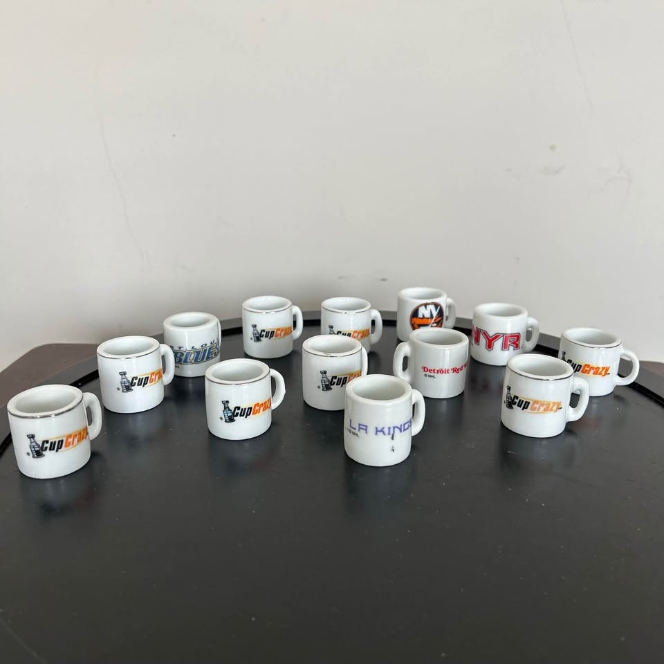Vintage NHL Stanley Cup "Cup Crazy" Mini Mug Collection – 13 Pie - photo 5
