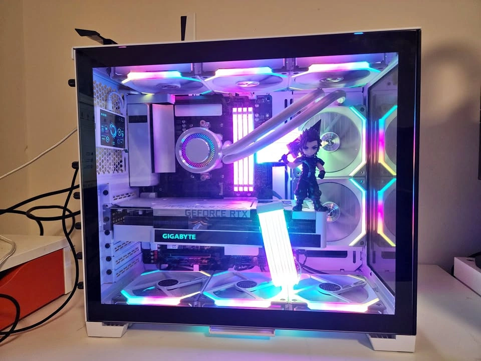 Lian li RTX 3070ti White Gaming PC