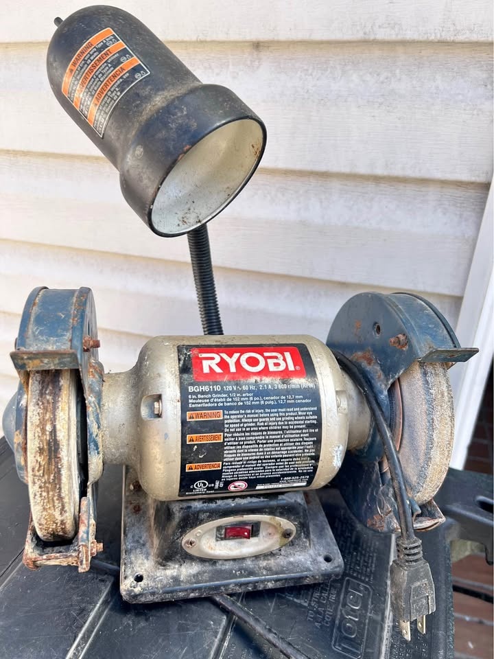 RYOBI Single Speed Bench Grinder with Light