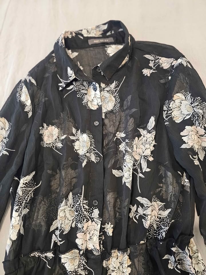 Suzy Shier - black floral long sleeve dress, Size Medium - photo 2
