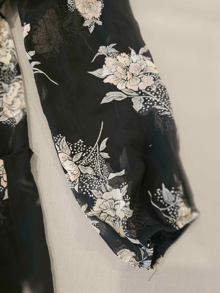 Suzy Shier - black floral long sleeve dress, Size Medium - photo 4