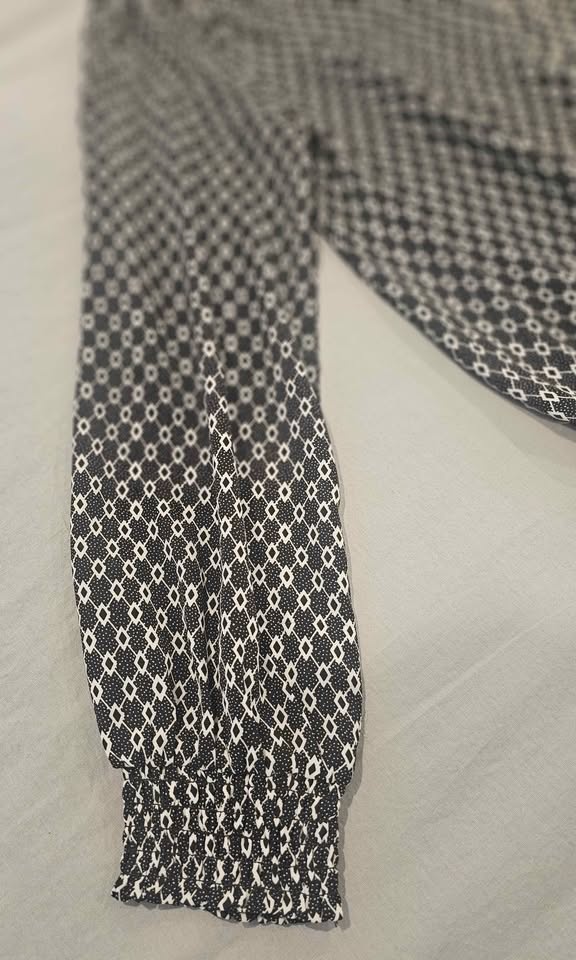SUZY Black White Patterned Long Sleeve Blouse, Size Large - photo 3