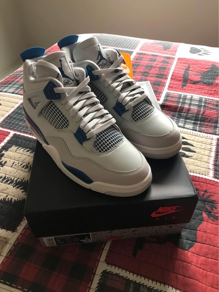 Air Jordan 4 Retro