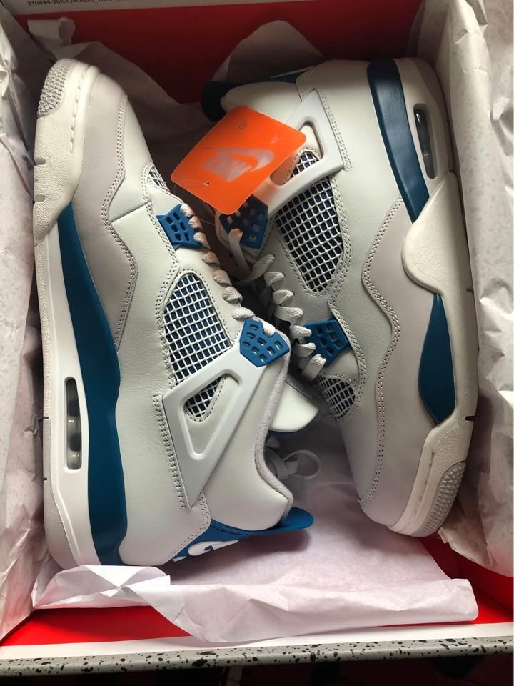 Air Jordan 4 Retro - photo 4