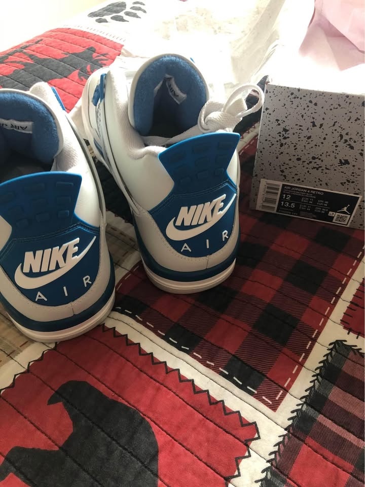 Air Jordan 4 Retro - photo 5