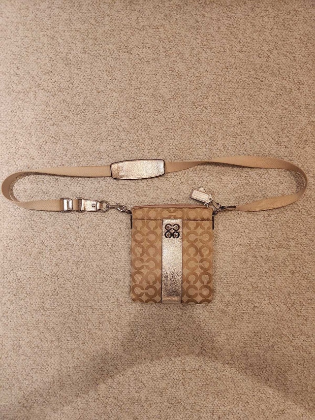 Coach Cross Body Pouch - Y2K Vintage