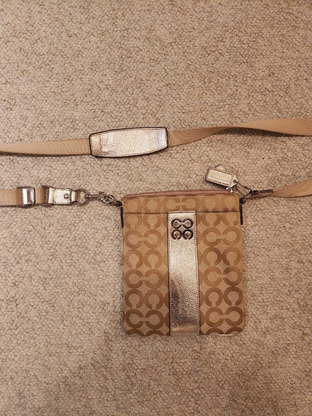 Coach Cross Body Pouch - Y2K Vintage - photo 3