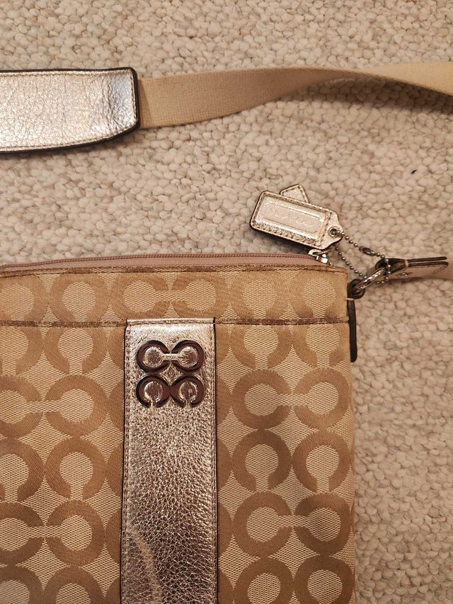 Coach Cross Body Pouch - Y2K Vintage - photo 5
