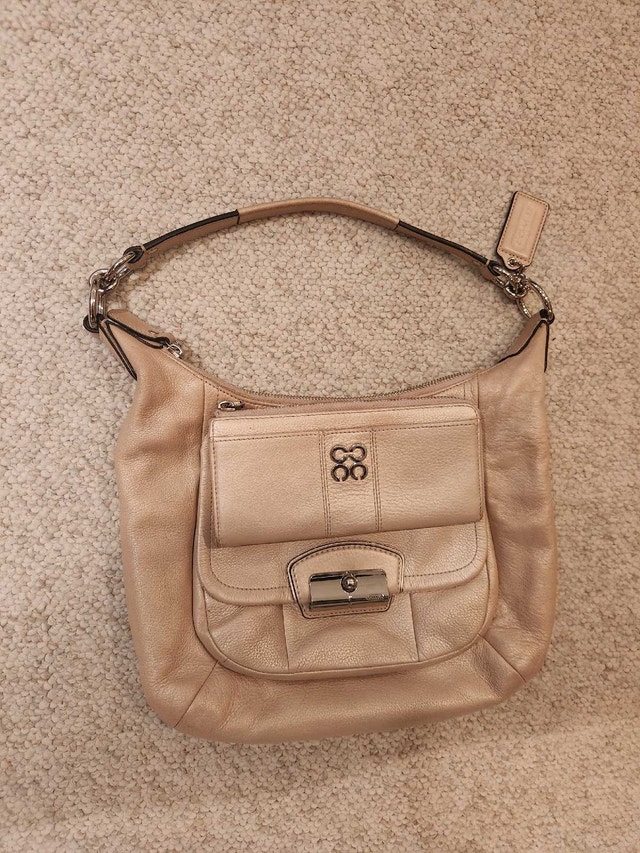 Vintage Coach Shoulder Bag + Zip Around Wallet - photo 2