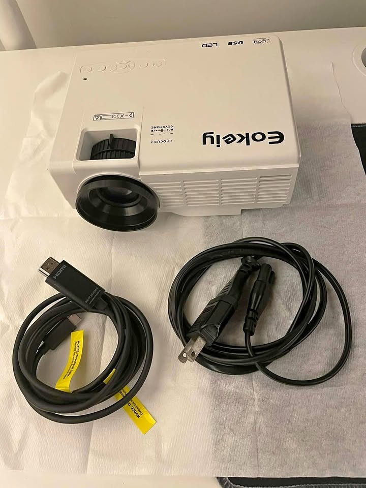 Eokeiy HI-04 Mini Bluetooth Projector