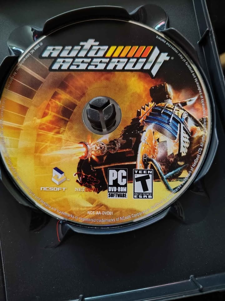 USED LIKE NEW Auto Assault PC - photo 4
