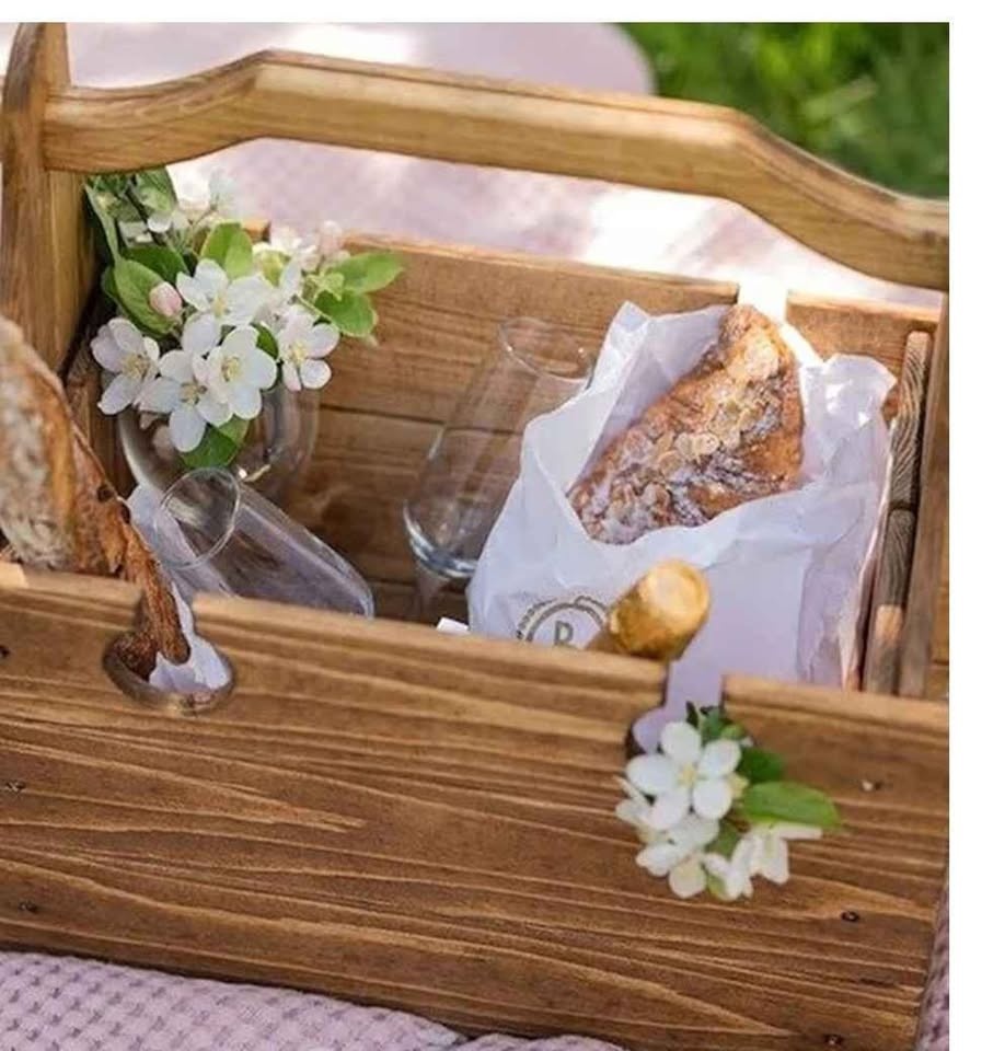 NEW Woodchip Picnic Basket with Folding Wine Table - photo 4