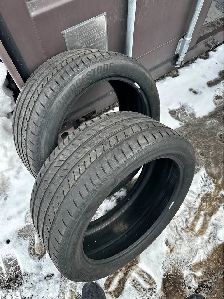 Bridgestone Alenza 275/40/20 Tires