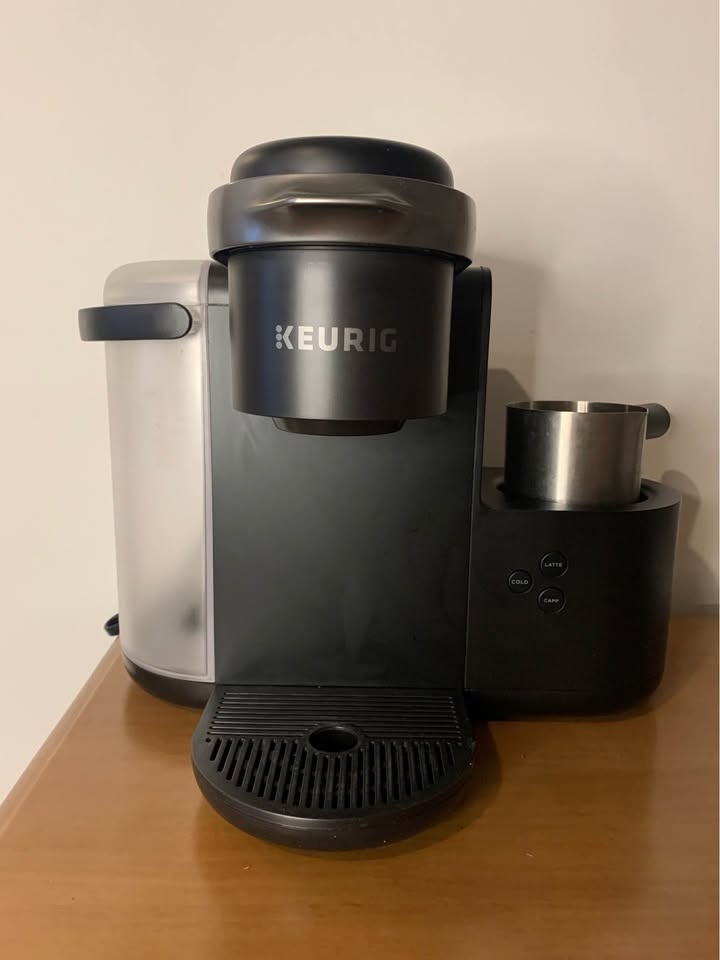 Keurig K-Café Coffee Maker + Maintenance Supplies - photo 2