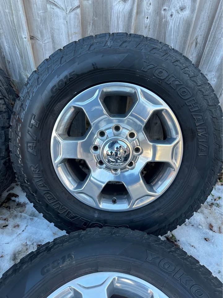 OEM 18” Dodge Ram 2500/3500 Rims w/ Yokohama A/T Tires - photo 2