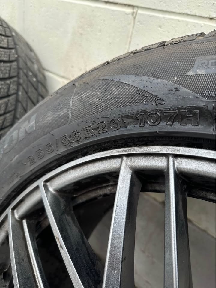 Range Rover 20” Rims on Winter Tires - photo 4