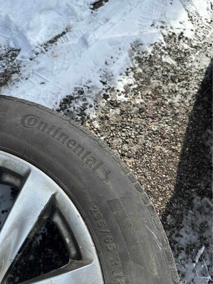 OEM 18” Infiniti JX35/QX60 Rims on Continental Tires - photo 4