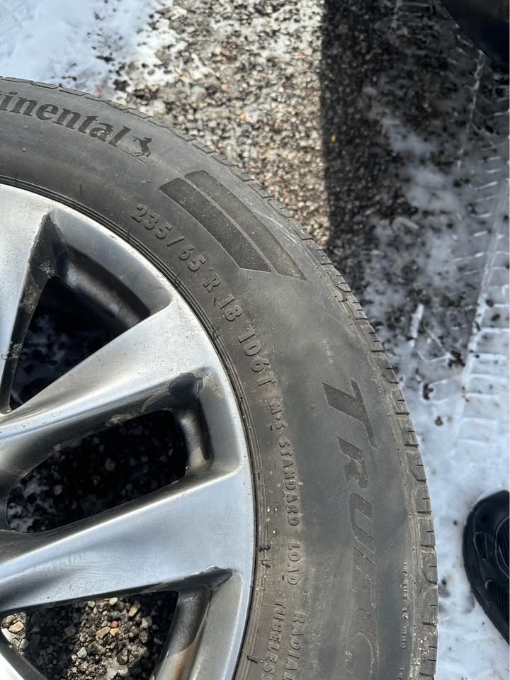 OEM 18” Infiniti JX35/QX60 Rims on Continental Tires - photo 5