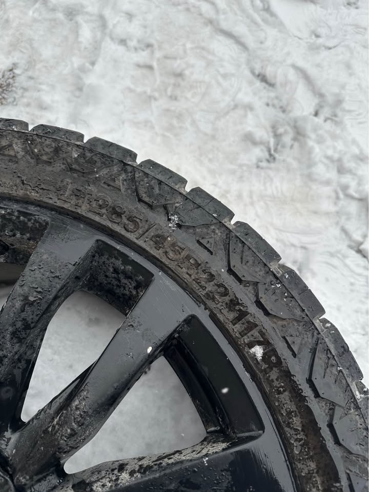 OEM 22” Cadillac Escalade Rims w/ All Terrain M+S Tires - photo 3