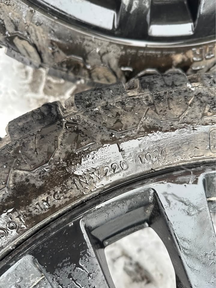 OEM 22” Cadillac Escalade Rims w/ All Terrain M+S Tires - photo 4