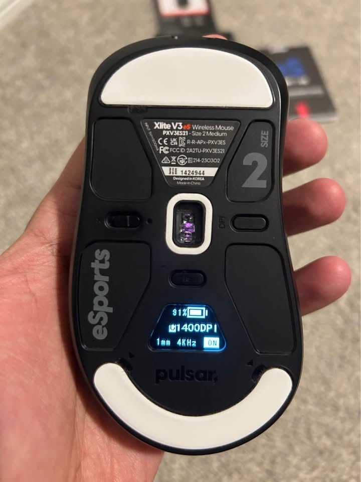Rare Pulsar Xlite V3 eS Wireless Gaming Mouse (4K Dongle) - photo 2