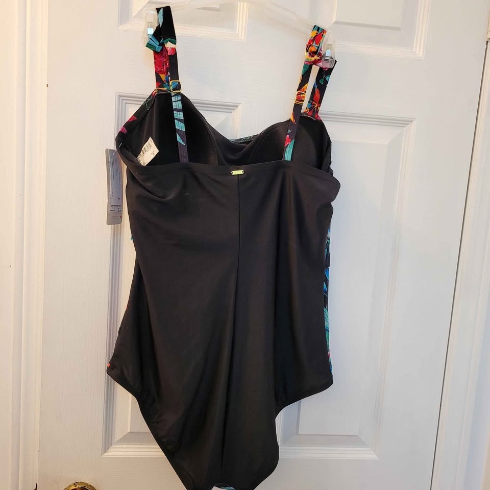 Swim Suit BNWT size 16 - photo 3