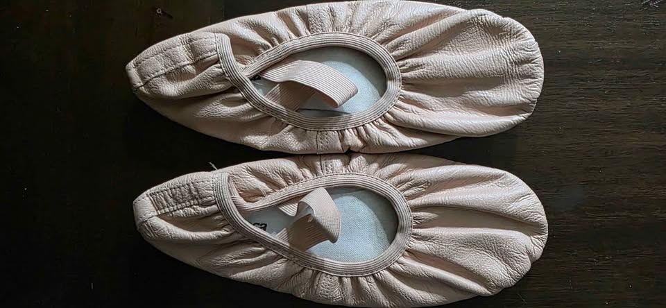 Ballet shoes, size 6.5 (adult size). Almost new. - photo 2