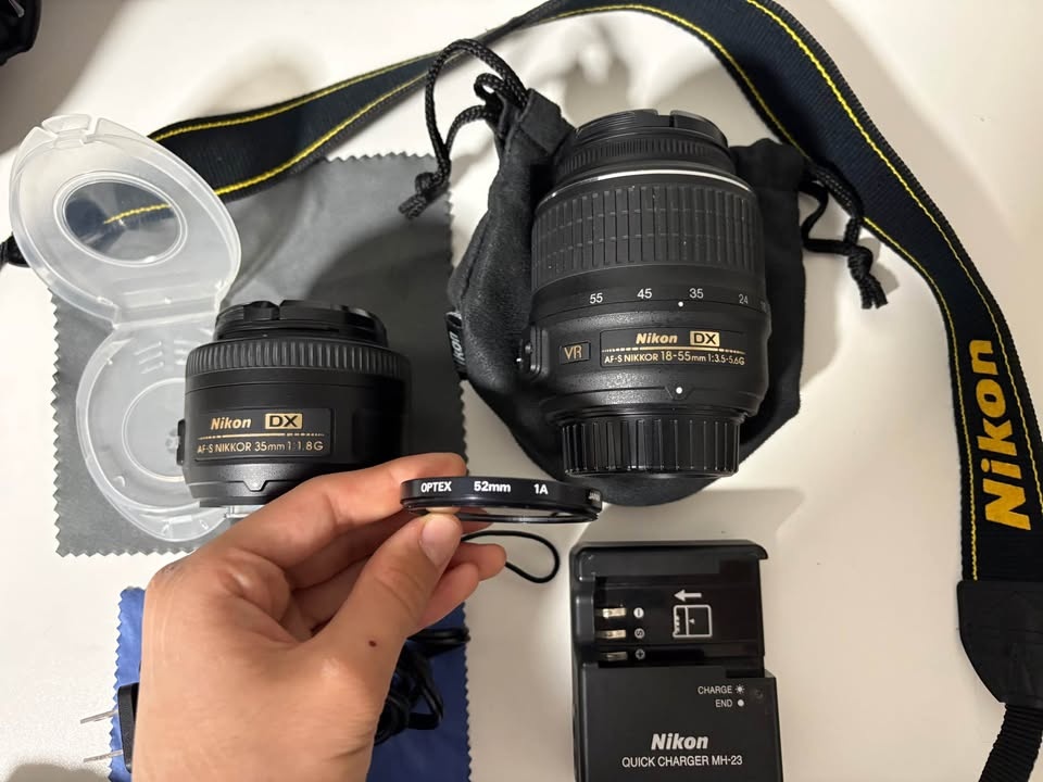 Nikon D60 DSLR Camera Kit w/ 2 Lenses & Bag - photo 2